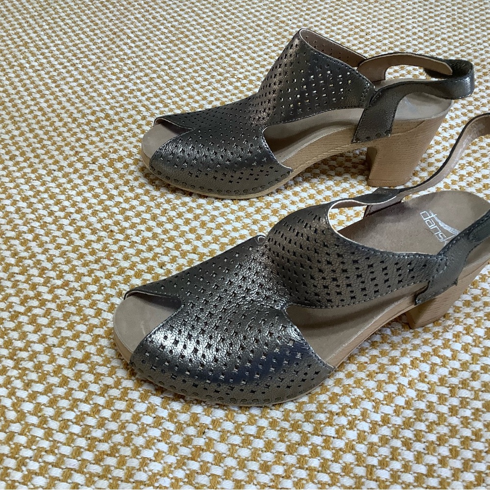 Dansko shoes Teagan - Gunmetal (silver) size 38. US 7-7.5 - Picture 6 of 14